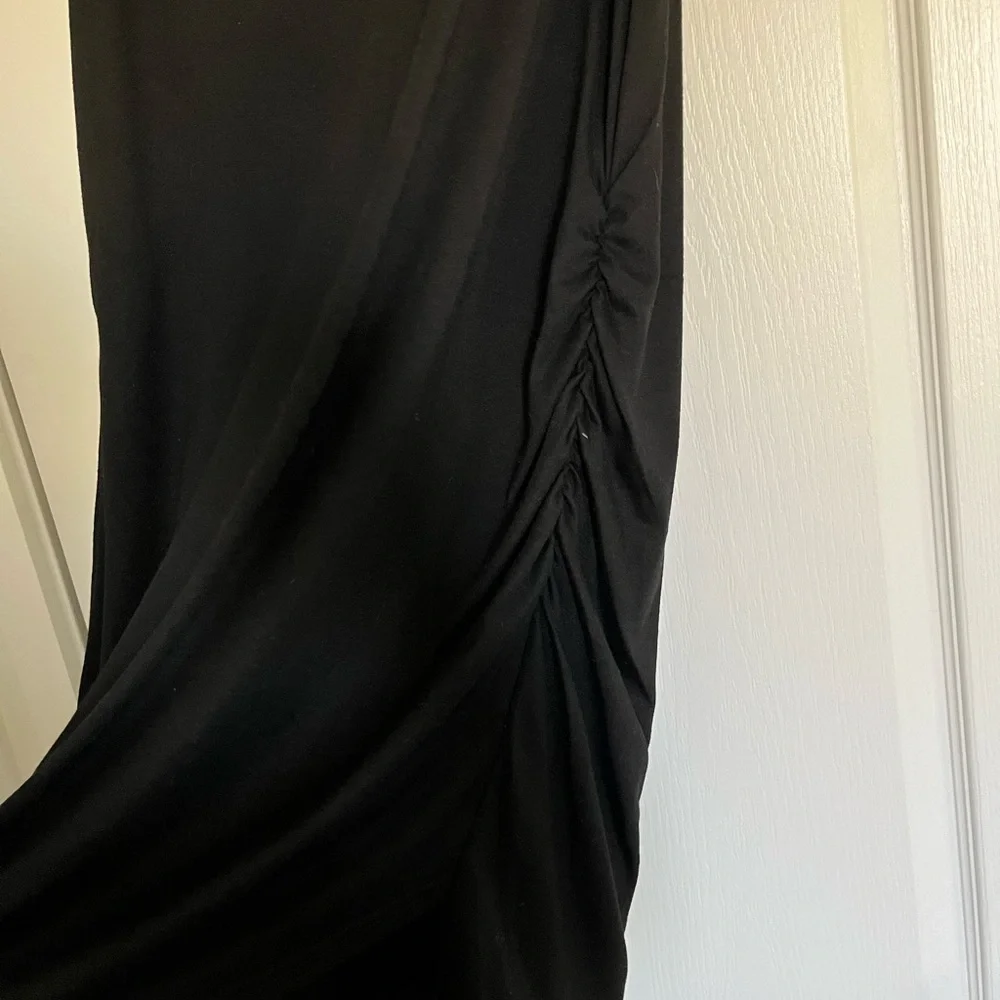 Amazon Dress - Picture 2 of 3